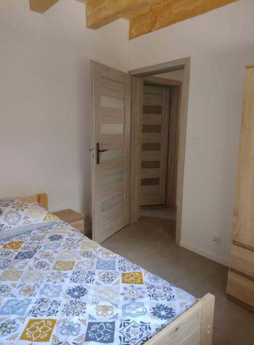- Bobrowe Zacisze 3 *