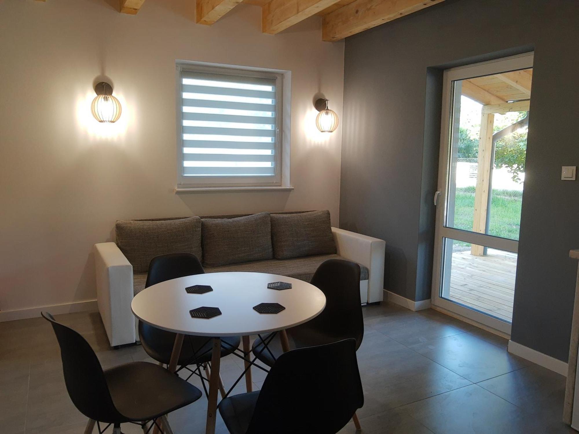 - Bobrowe Zacisze 3 *